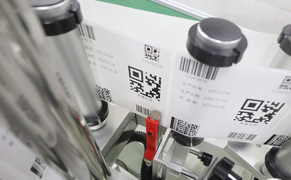 在線實時打印貼標機,貼標機,全自動貼標機生產廠家